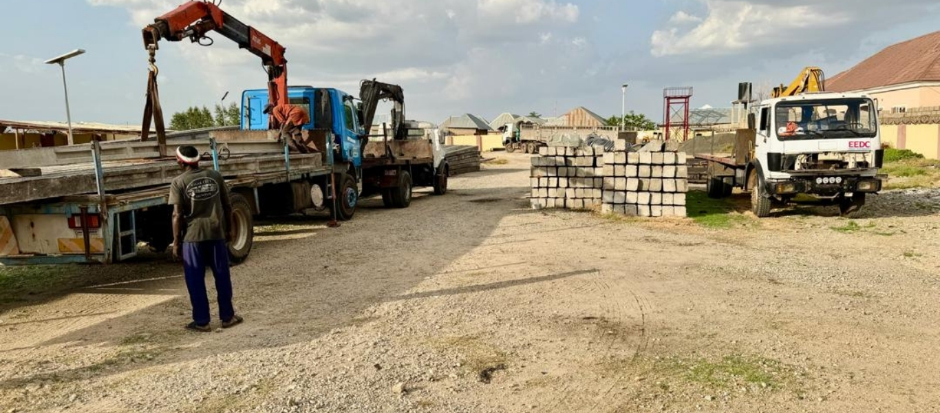 Durable Concrete Interlocking Tiles and Paving